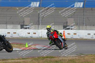 media/Nov-26-2022-Fastrack Riders (Sat) [[b001e85eef]]/Level 1/Session 3 Outside Turn 9/